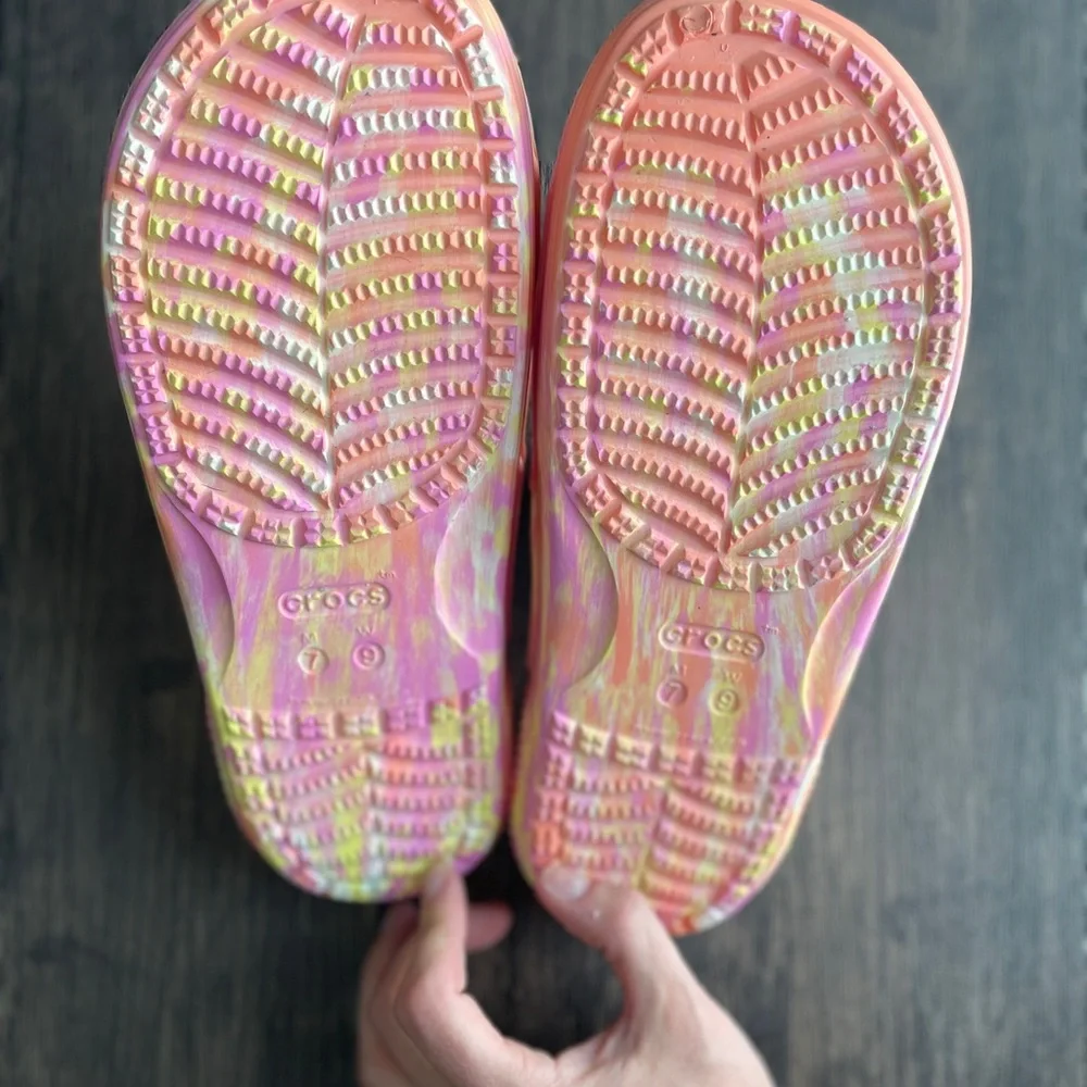NWOT Crocs Unisex Marbled Slides in Pink and Orange - Picture 7 of 7